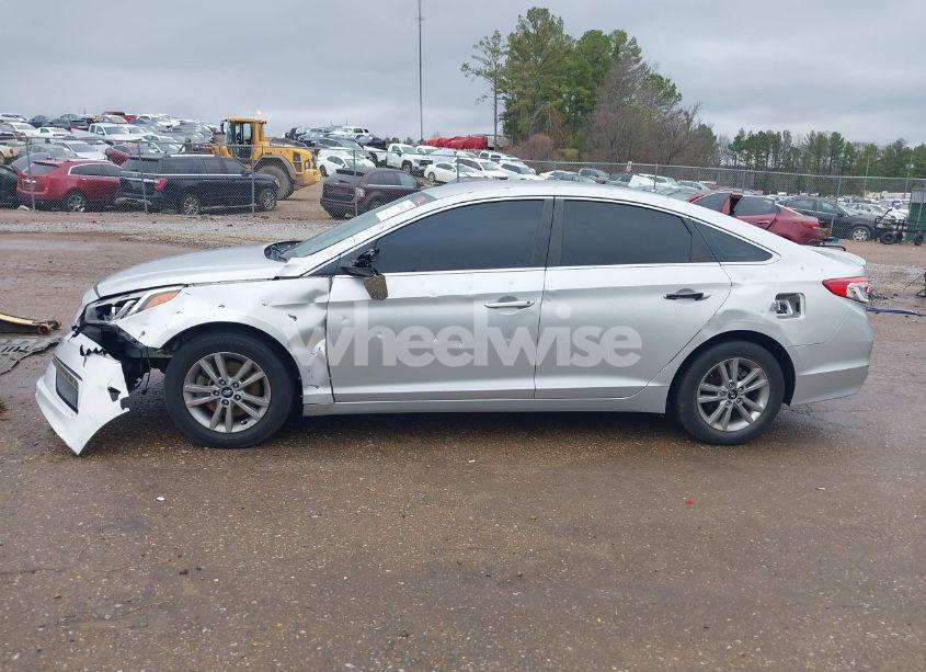 Photo 15 of 2015 Hyundai Sonata SE (VIN 5NPE24AF8FH177319)