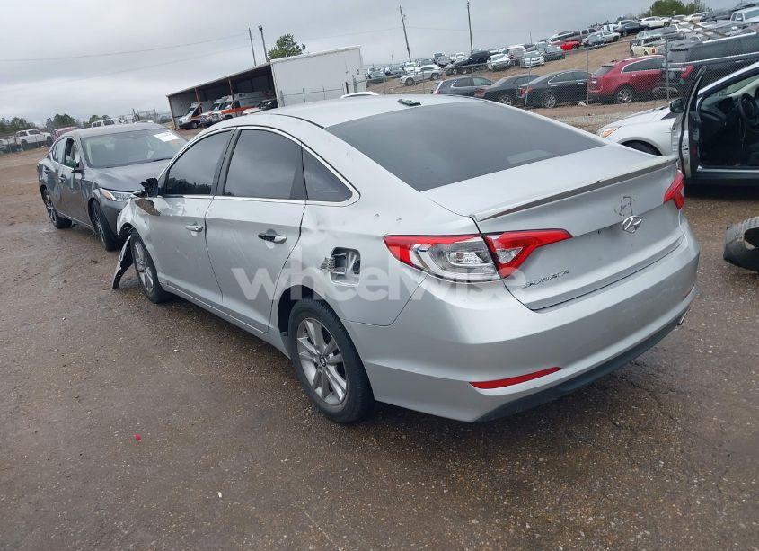 Photo 3 of 2015 Hyundai Sonata SE (VIN 5NPE24AF8FH177319)