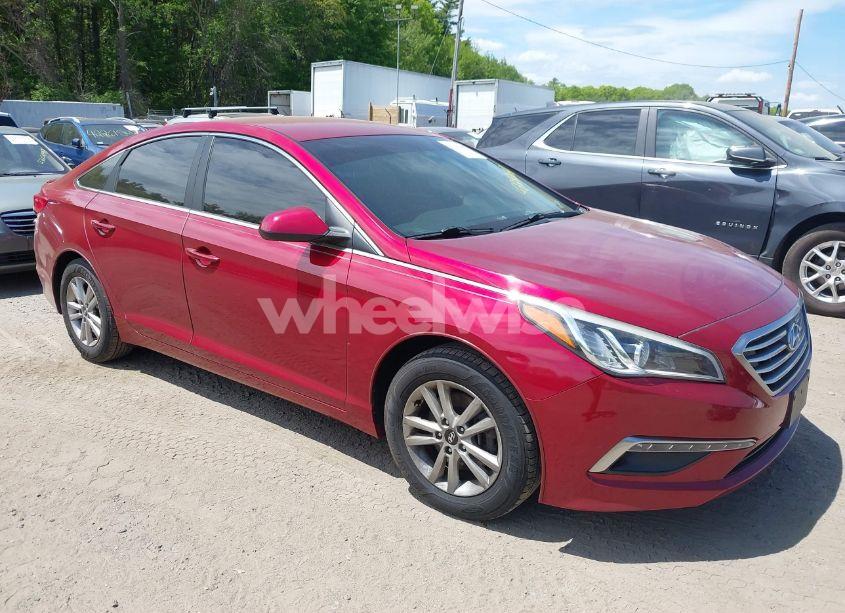2015 Hyundai Sonata SE (VIN 5NPE24AF8FH186215) main photo