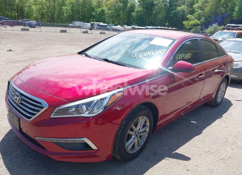 Photo 2 of 2015 Hyundai Sonata SE (VIN 5NPE24AF8FH186215)