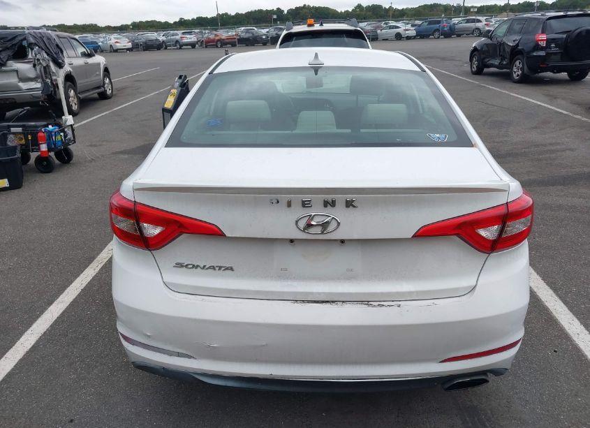 Photo 16 of 2015 Hyundai Sonata SE (VIN 5NPE24AF8FH211162)