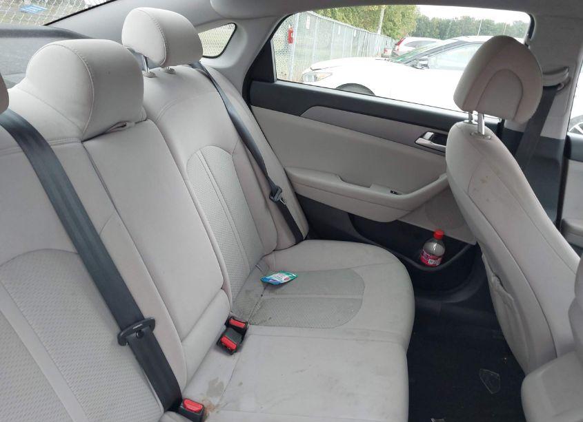 Photo 8 of 2015 Hyundai Sonata SE (VIN 5NPE24AF8FH211162)