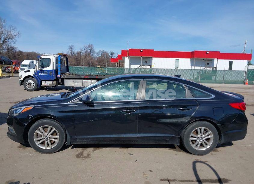 Photo 14 of 2015 Hyundai Sonata SE (VIN 5NPE24AF8FH231881)