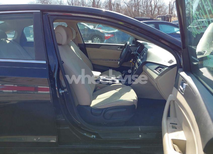 Photo 5 of 2015 Hyundai Sonata SE (VIN 5NPE24AF8FH231881)