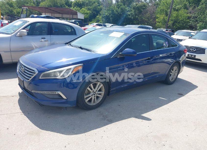 Photo 2 of 2015 Hyundai Sonata SE (VIN 5NPE24AF8FH234960)