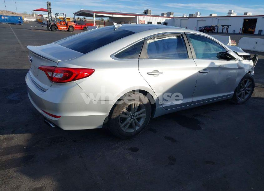 Photo 4 of 2015 Hyundai Sonata SE (VIN 5NPE24AF8FH236868)