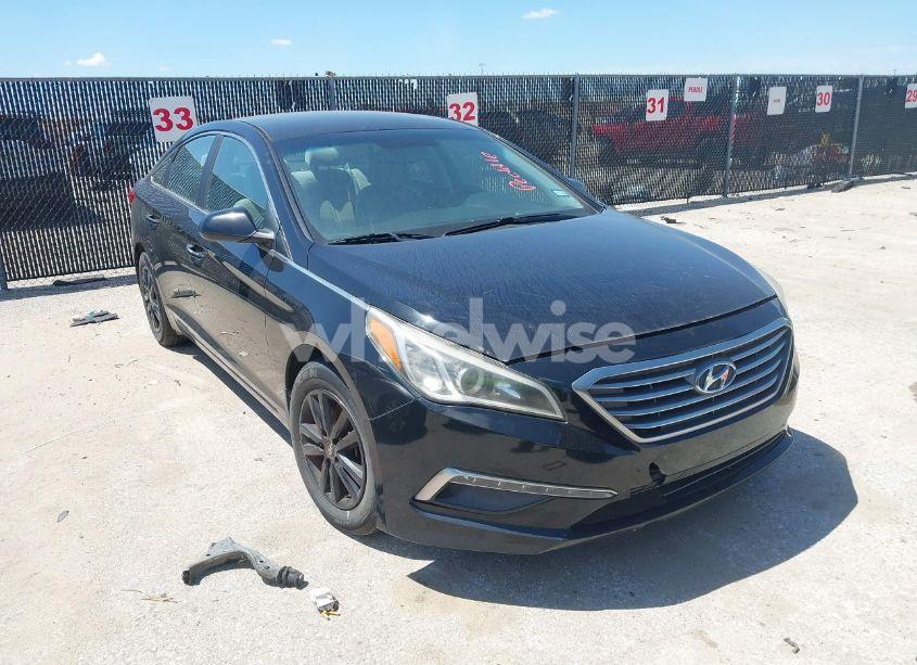 2015 Hyundai Sonata SE (VIN 5NPE24AF8FH244789) main photo