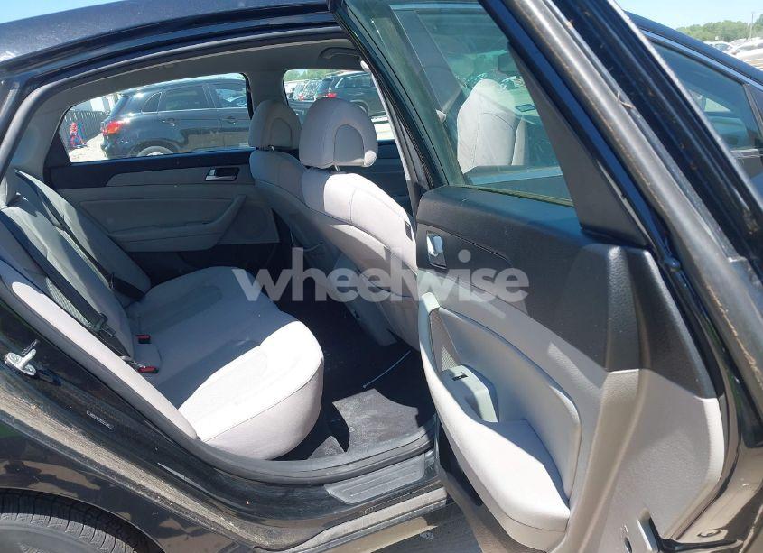 Photo 8 of 2015 Hyundai Sonata SE (VIN 5NPE24AF8FH244789)