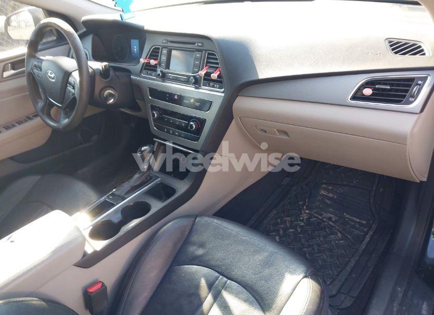 Photo 5 of 2015 Hyundai Sonata SE (VIN 5NPE24AF8FH247272)