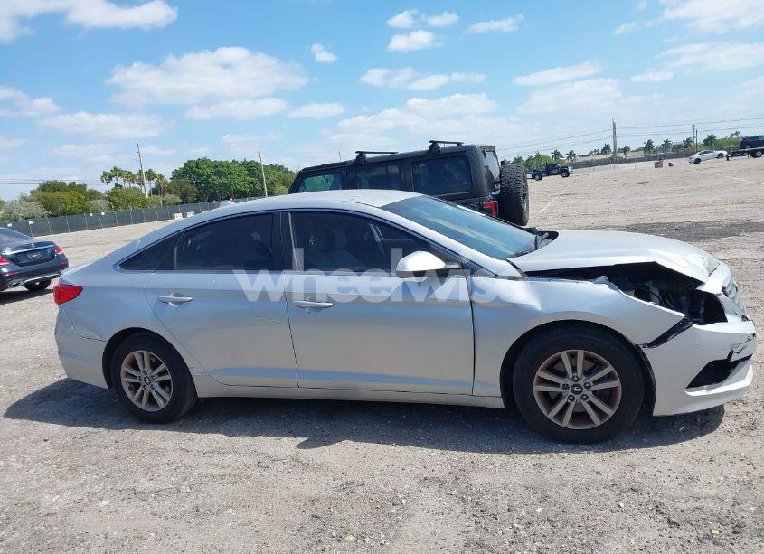 Photo 14 of 2016 Hyundai Sonata SE (VIN 5NPE24AF8GH260296)
