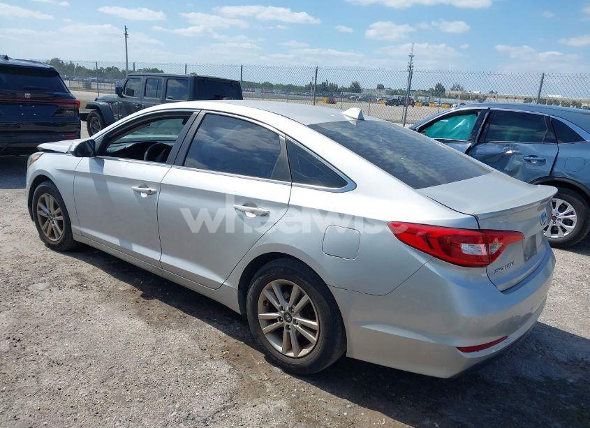 Photo 3 of 2016 Hyundai Sonata SE (VIN 5NPE24AF8GH260296)