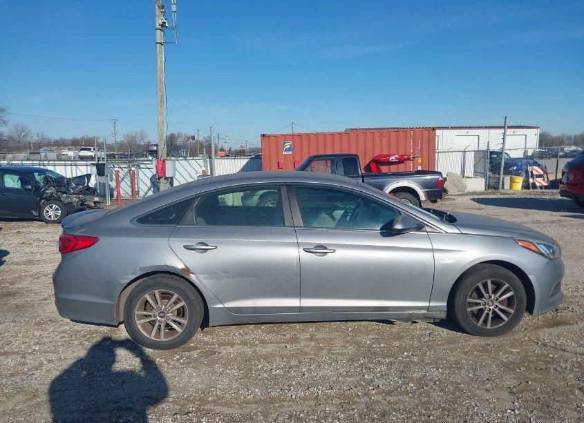 Photo 13 of 2016 Hyundai Sonata SE (VIN 5NPE24AF8GH263733)