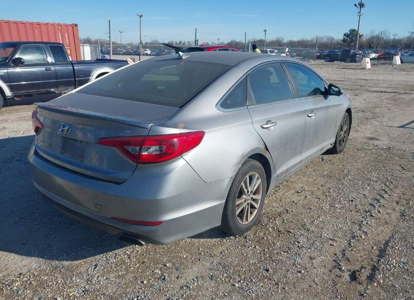 Photo 4 of 2016 Hyundai Sonata SE (VIN 5NPE24AF8GH263733)