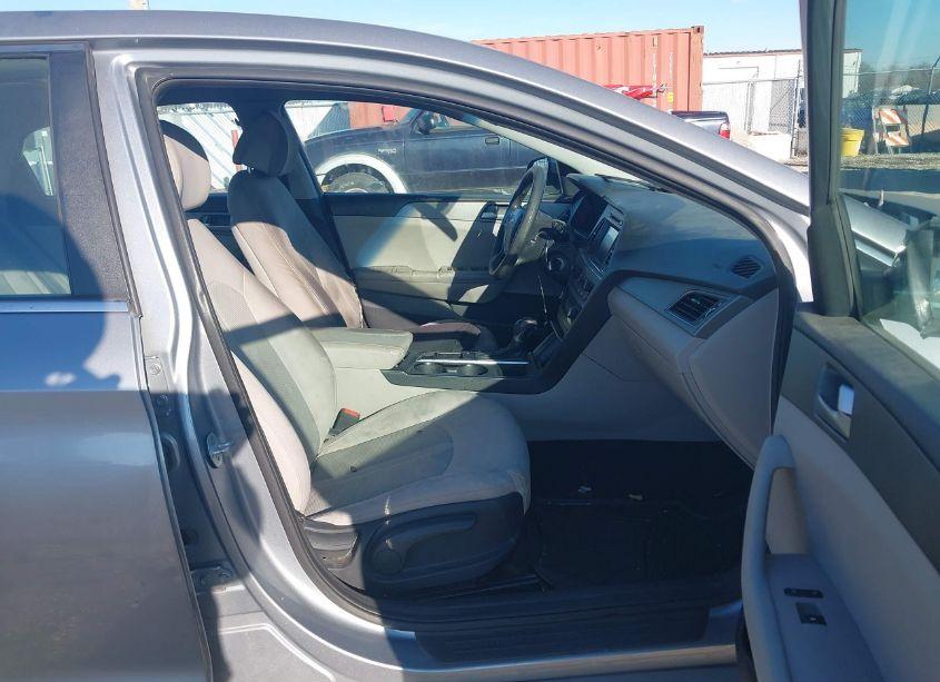 Photo 5 of 2016 Hyundai Sonata SE (VIN 5NPE24AF8GH263733)