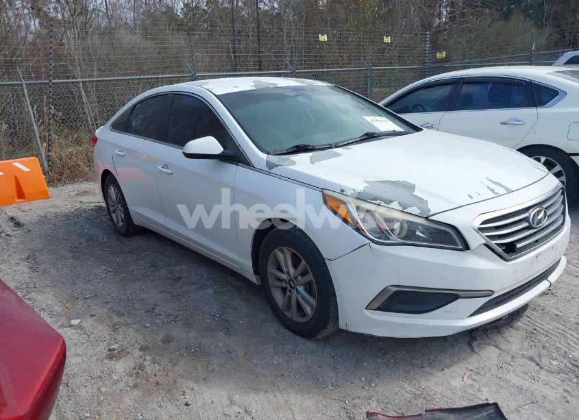 2016 Hyundai Sonata SE (VIN 5NPE24AF8GH264848) main photo