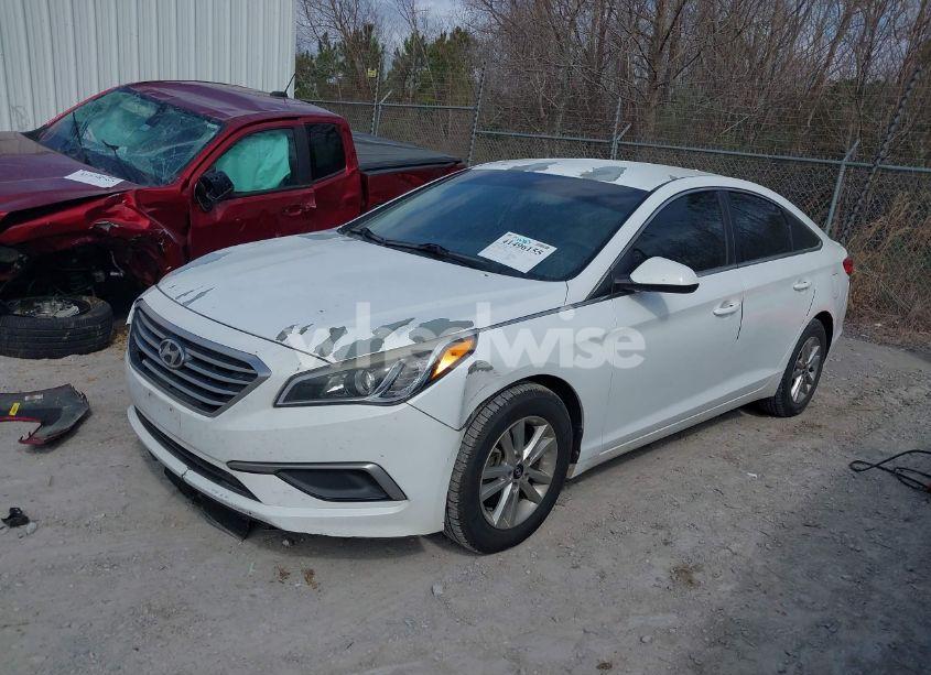 Photo 2 of 2016 Hyundai Sonata SE (VIN 5NPE24AF8GH264848)