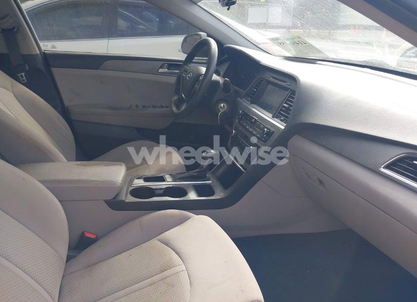 Photo 5 of 2016 Hyundai Sonata SE (VIN 5NPE24AF8GH264848)