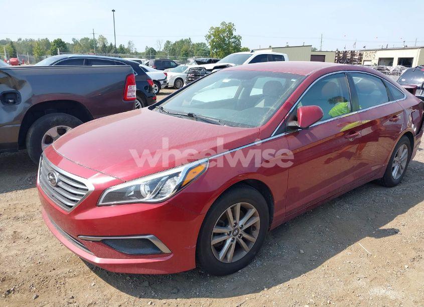 Photo 2 of 2016 Hyundai Sonata SE (VIN 5NPE24AF8GH265093)