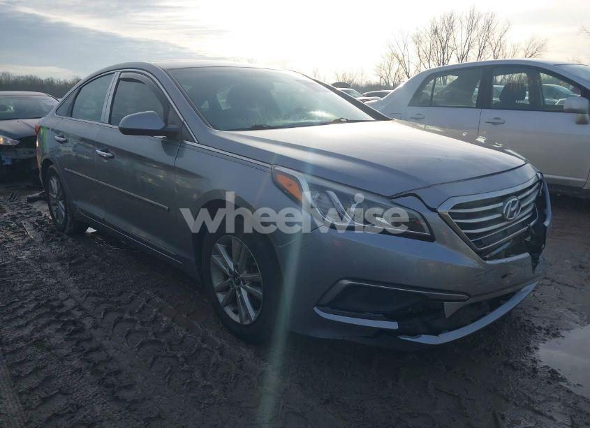 2016 Hyundai Sonata SE (VIN 5NPE24AF8GH267488) main photo