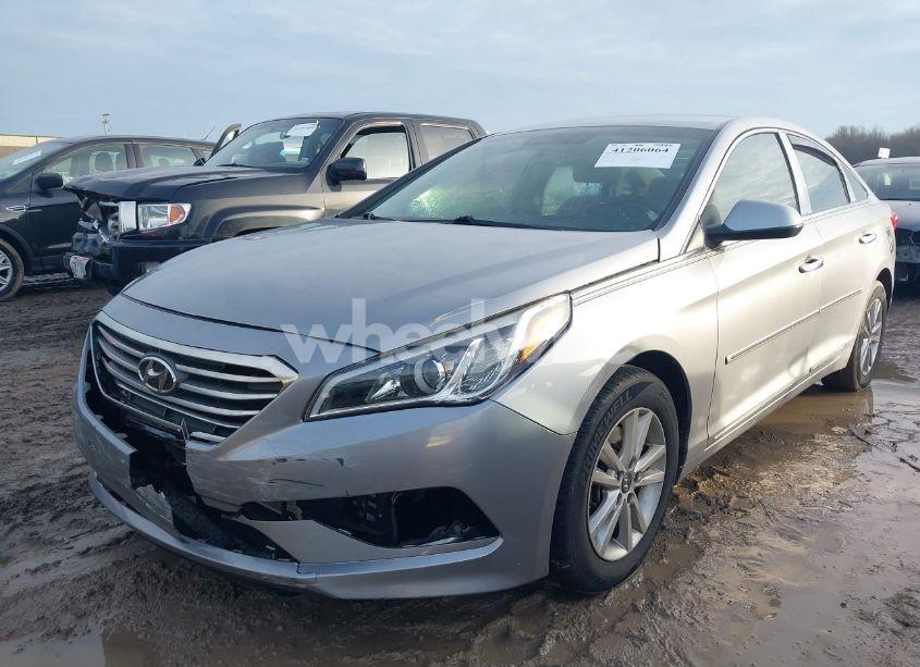 Photo 2 of 2016 Hyundai Sonata SE (VIN 5NPE24AF8GH267488)