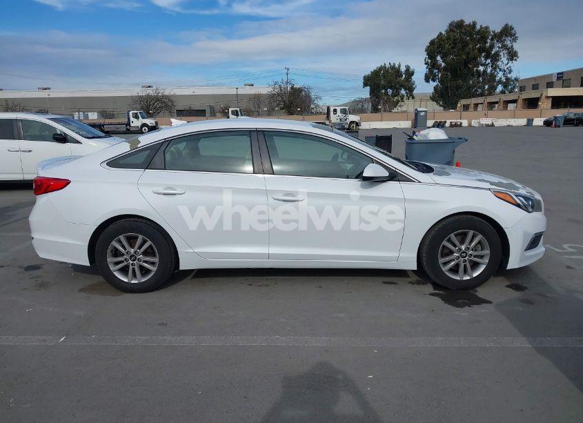 Photo 13 of 2016 Hyundai Sonata SE (VIN 5NPE24AF8GH275249)