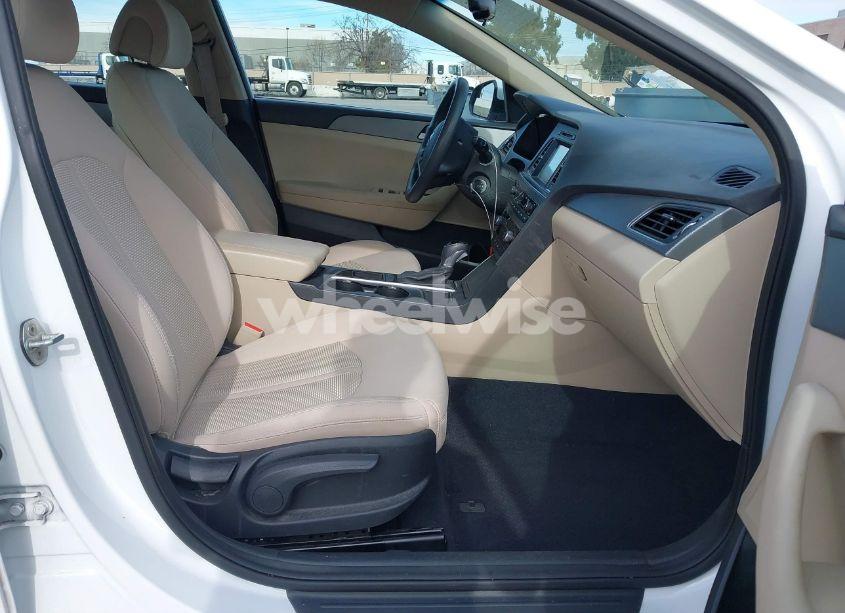 Photo 5 of 2016 Hyundai Sonata SE (VIN 5NPE24AF8GH275249)