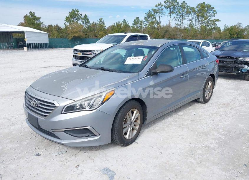 Photo 2 of 2016 Hyundai Sonata SE (VIN 5NPE24AF8GH286199)