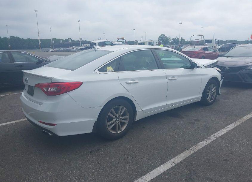Photo 4 of 2016 Hyundai Sonata SE (VIN 5NPE24AF8GH292150)