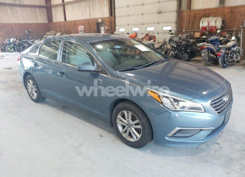 2016 Hyundai Sonata SE (VIN 5NPE24AF8GH297610) main photo