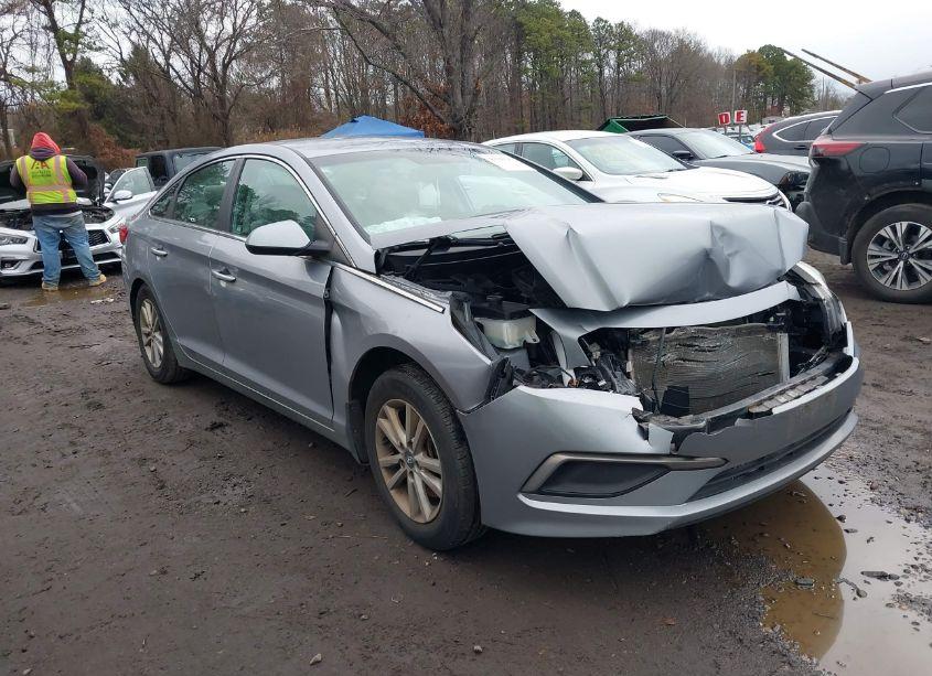 Photo 13 of 2016 Hyundai Sonata SE (VIN 5NPE24AF8GH304507)