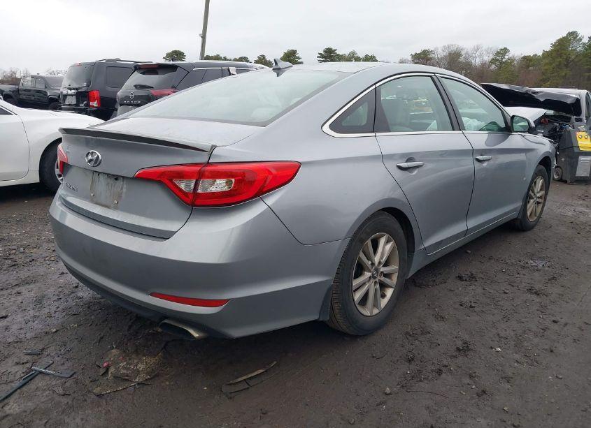 Photo 4 of 2016 Hyundai Sonata SE (VIN 5NPE24AF8GH304507)