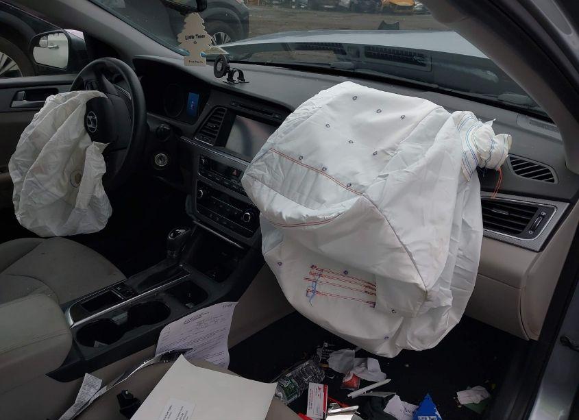 Photo 5 of 2016 Hyundai Sonata SE (VIN 5NPE24AF8GH304507)