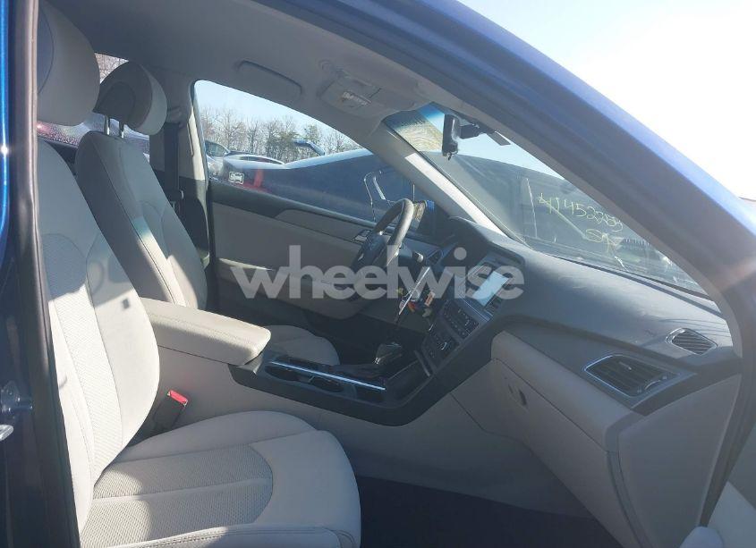 Photo 5 of 2016 Hyundai Sonata SE (VIN 5NPE24AF8GH309772)