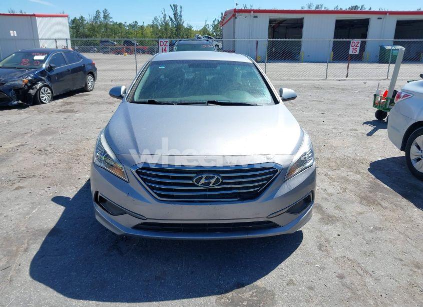 Photo 12 of 2016 Hyundai Sonata SE (VIN 5NPE24AF8GH310601)