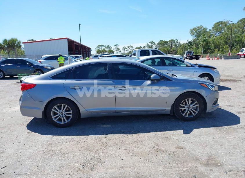 Photo 13 of 2016 Hyundai Sonata SE (VIN 5NPE24AF8GH310601)