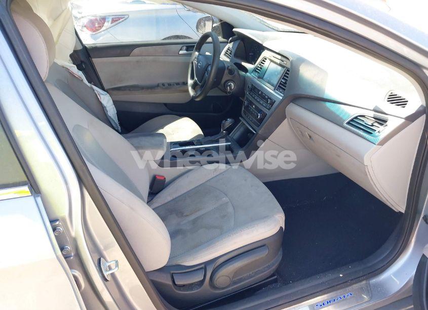 Photo 5 of 2016 Hyundai Sonata SE (VIN 5NPE24AF8GH310601)