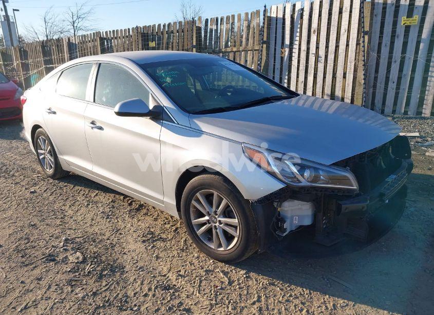 2016 Hyundai Sonata SE (VIN 5NPE24AF8GH318813) main photo