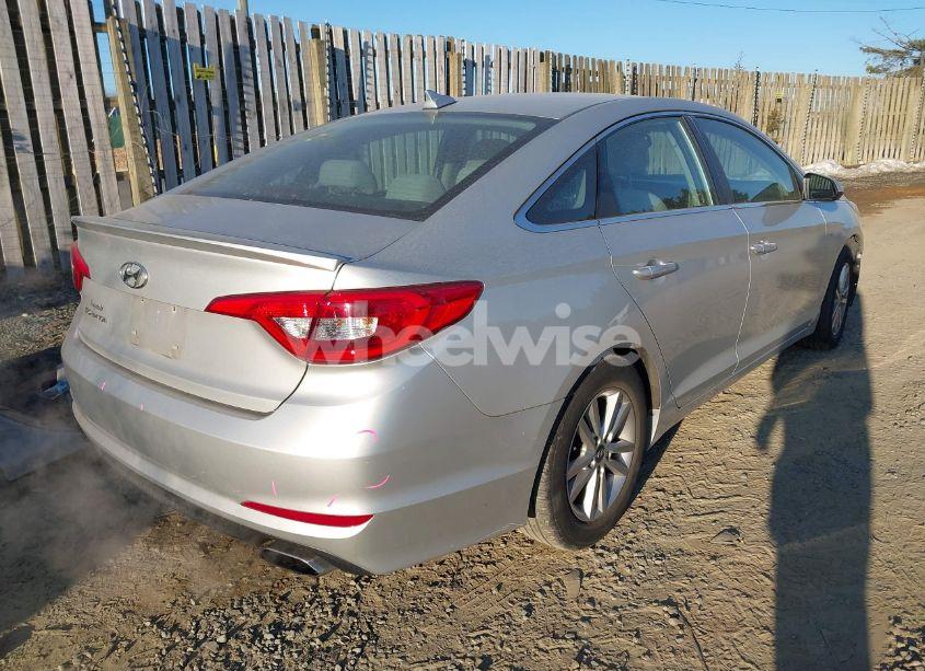 Photo 4 of 2016 Hyundai Sonata SE (VIN 5NPE24AF8GH318813)