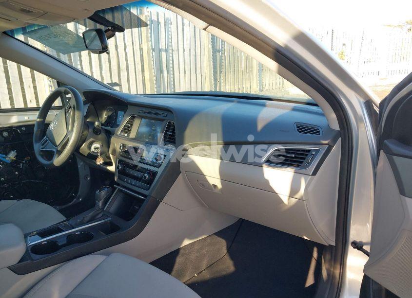 Photo 5 of 2016 Hyundai Sonata SE (VIN 5NPE24AF8GH318813)