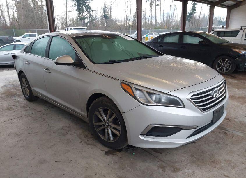 2016 Hyundai Sonata SE (VIN 5NPE24AF8GH318844) main photo