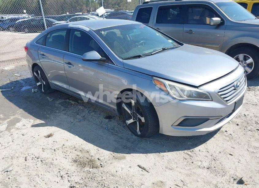 2016 Hyundai Sonata SE (VIN 5NPE24AF8GH319637) main photo