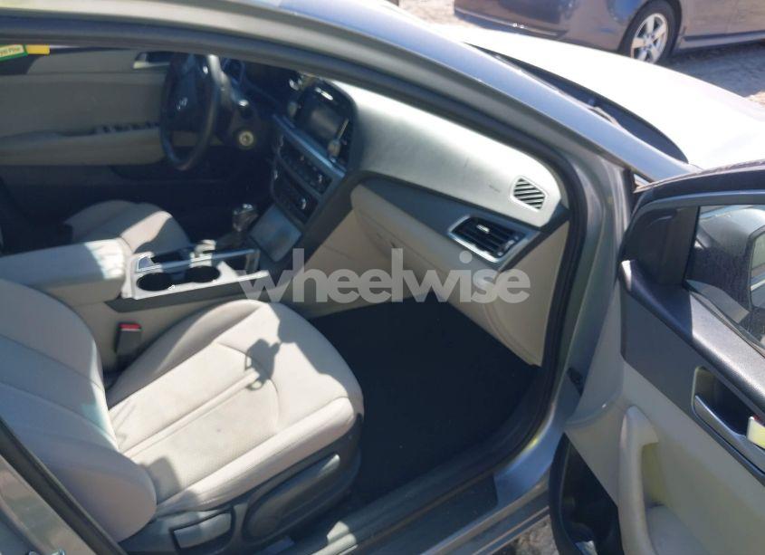 Photo 5 of 2016 Hyundai Sonata SE (VIN 5NPE24AF8GH319637)