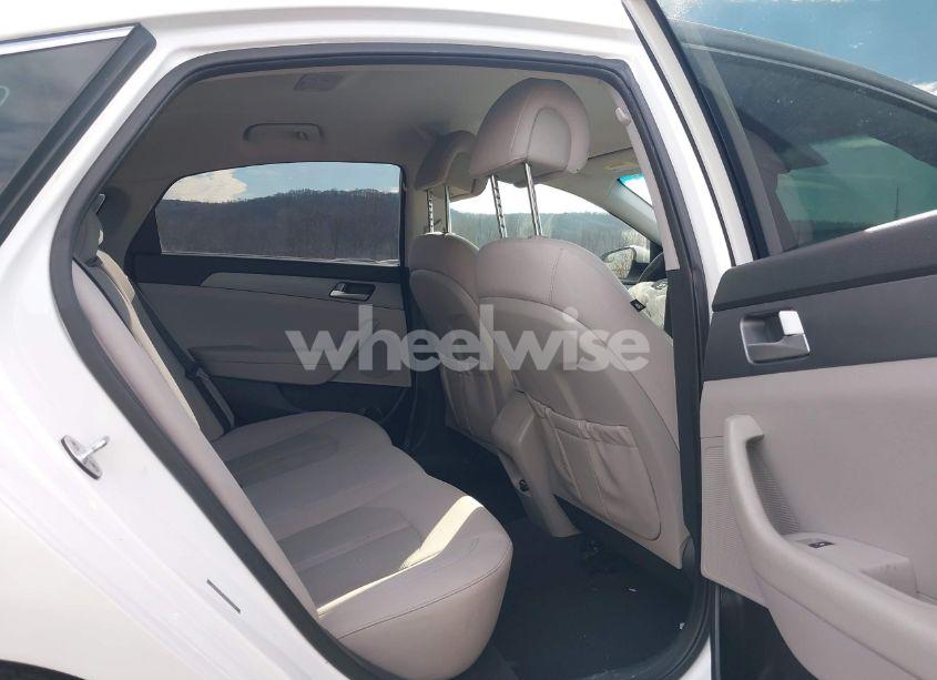 Photo 8 of 2016 Hyundai Sonata SE (VIN 5NPE24AF8GH323316)