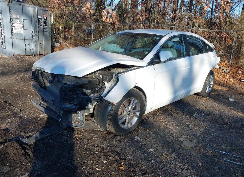 Photo 2 of 2016 Hyundai Sonata SE (VIN 5NPE24AF8GH328418)