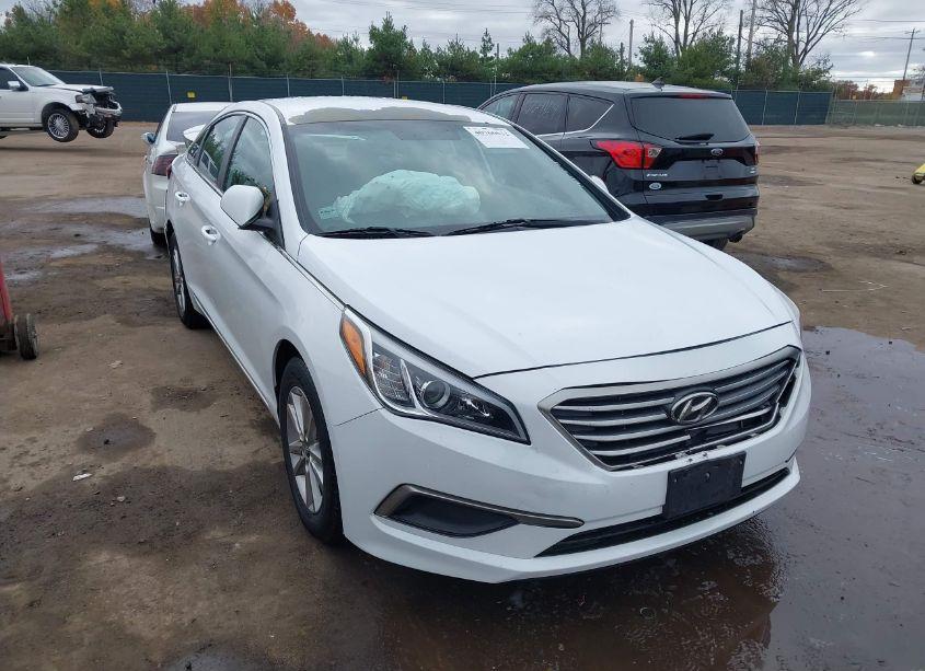 2016 Hyundai Sonata SE (VIN 5NPE24AF8GH328726) main photo