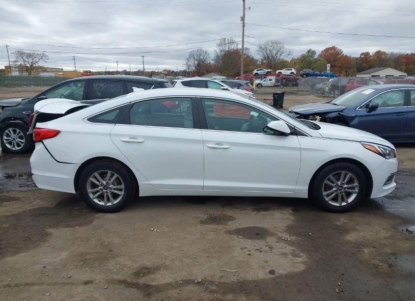 Photo 13 of 2016 Hyundai Sonata SE (VIN 5NPE24AF8GH328726)