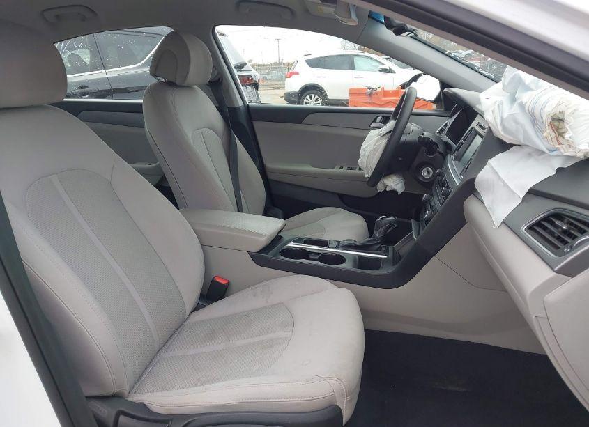 Photo 5 of 2016 Hyundai Sonata SE (VIN 5NPE24AF8GH328726)