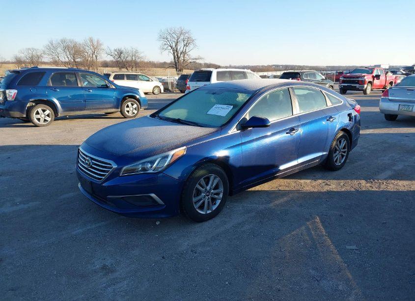 Photo 2 of 2016 Hyundai Sonata SE (VIN 5NPE24AF8GH338642)