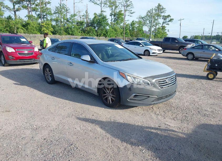 2016 Hyundai Sonata SE (VIN 5NPE24AF8GH350287) main photo