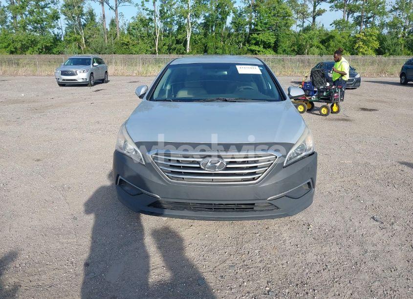 Photo 12 of 2016 Hyundai Sonata SE (VIN 5NPE24AF8GH350287)